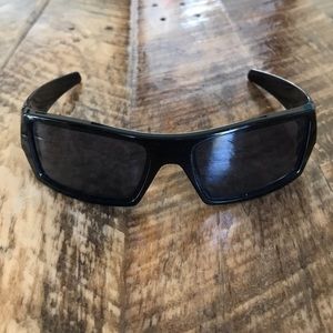 Men’s Oakley shades